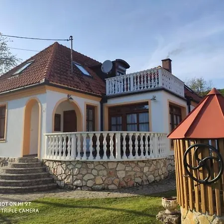 Erzsebet Vendeghaz Apartment Csesznek Exterior photo