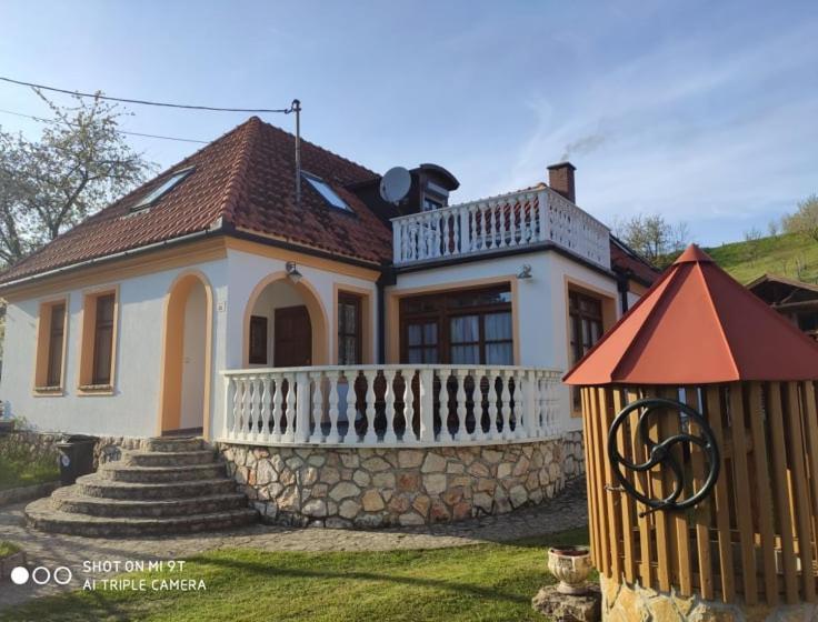 Erzsebet Vendeghaz Csesznek