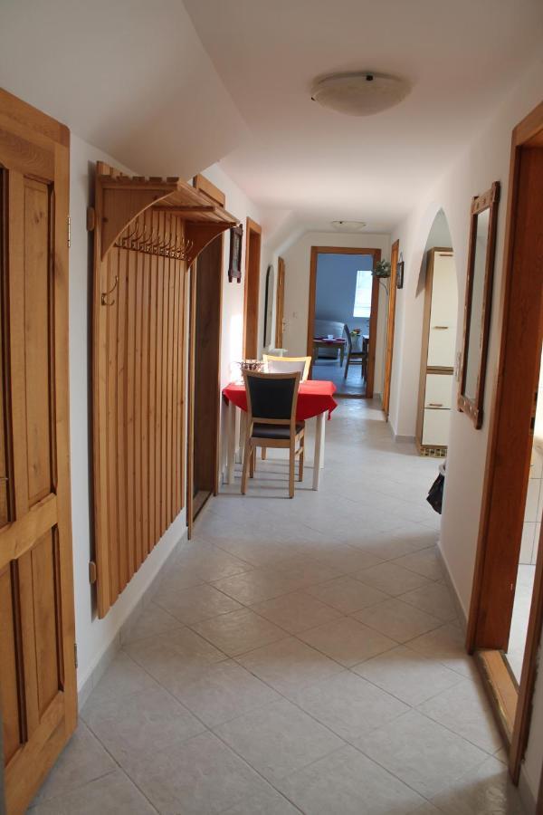 Erzsebet Vendeghaz Apartment *