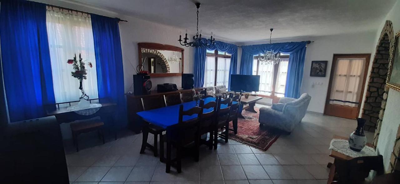 Erzsebet Vendeghaz Apartment Csesznek